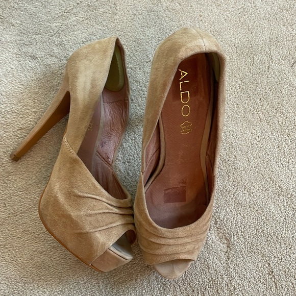 Suede peep toe heels - Picture 1 of 3